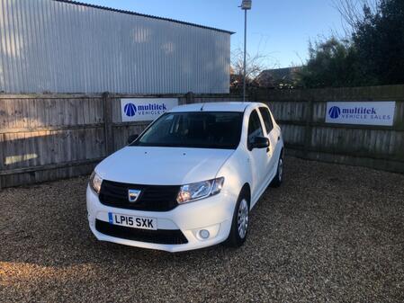 DACIA SANDERO 1.2 Ambiance 1.2 16V 75