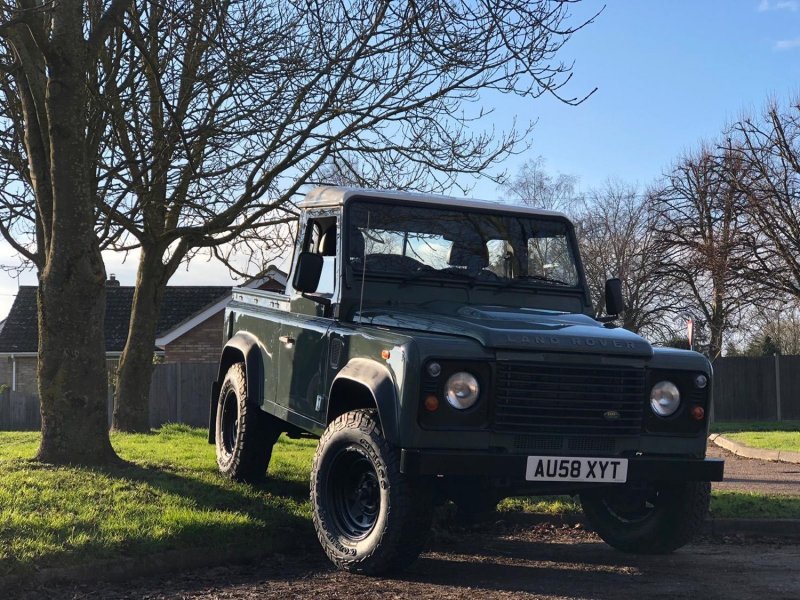 LAND ROVER DEFENDER 90