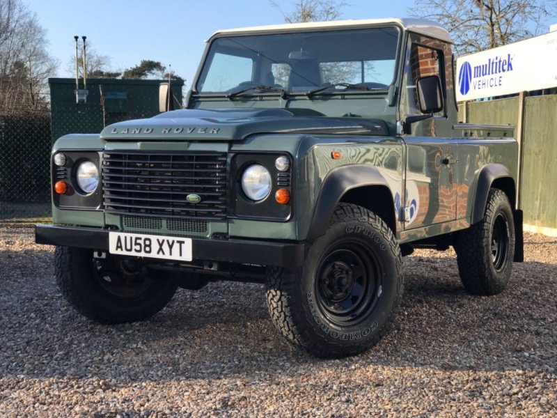 LAND ROVER DEFENDER 90