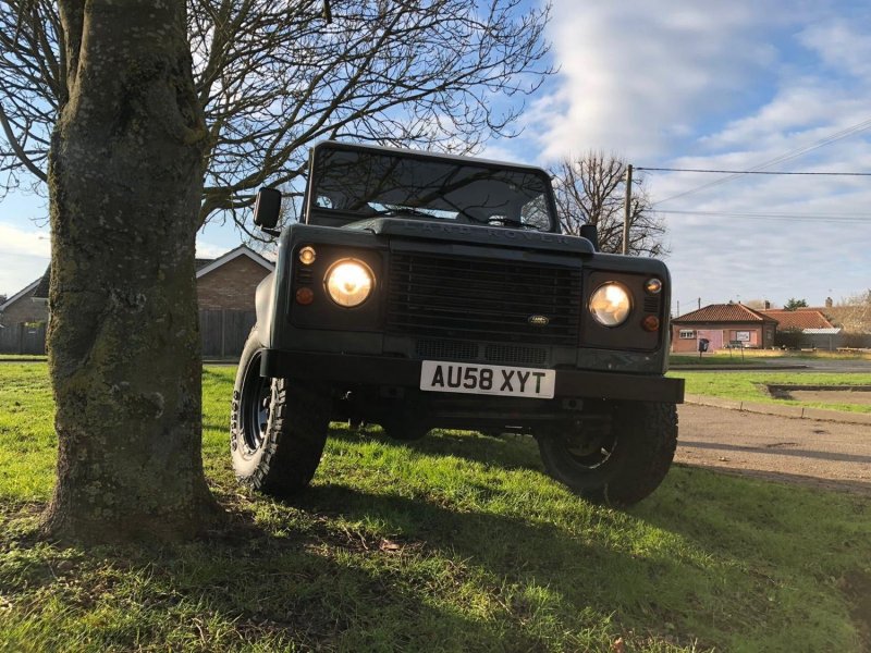 LAND ROVER DEFENDER 90