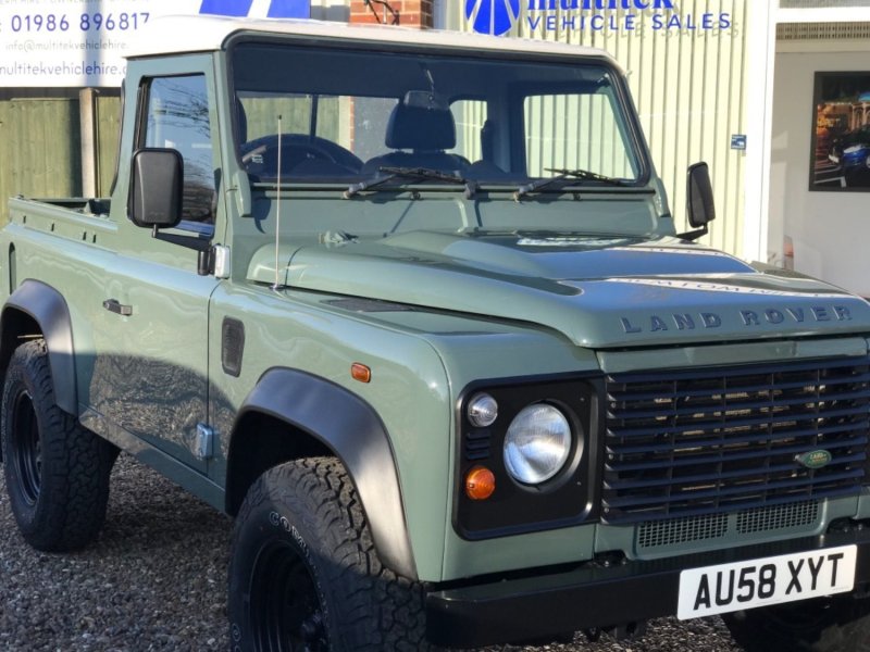 LAND ROVER DEFENDER 90