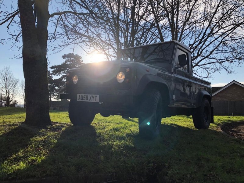 LAND ROVER DEFENDER 90