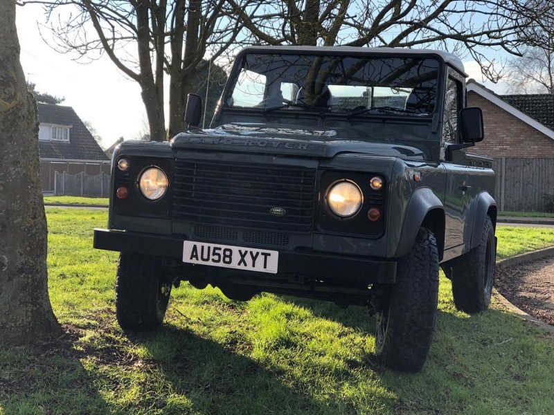 LAND ROVER DEFENDER 90