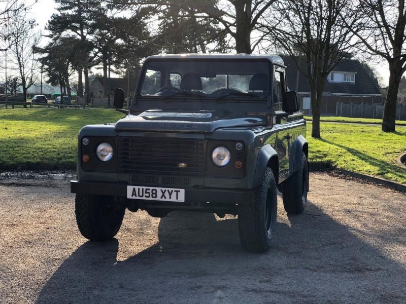 LAND ROVER DEFENDER 90