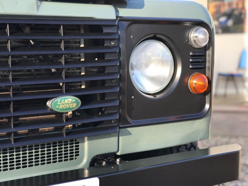 LAND ROVER DEFENDER 90