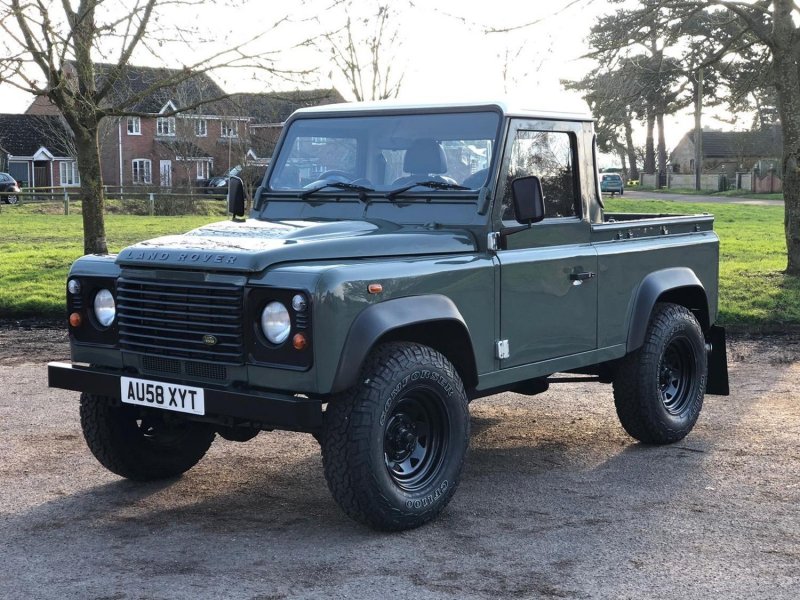 LAND ROVER DEFENDER 90