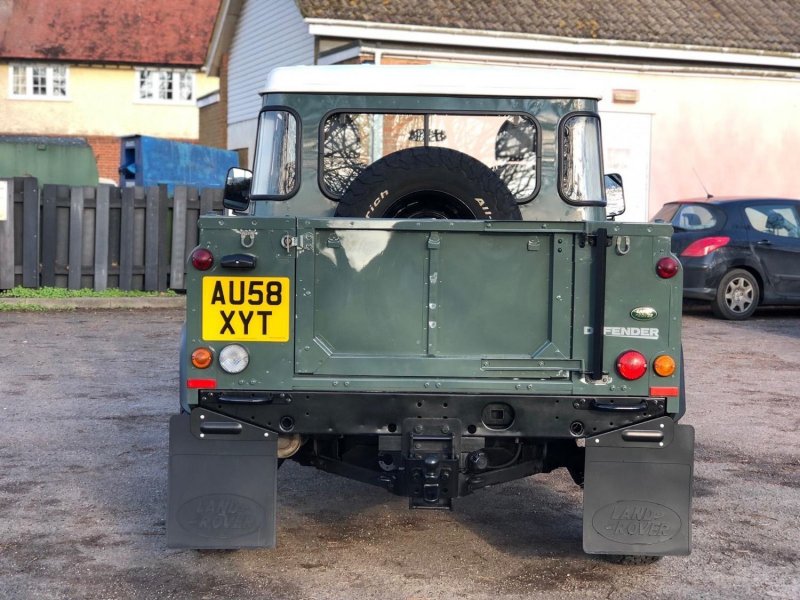 LAND ROVER DEFENDER 90