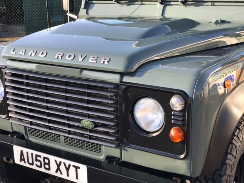 LAND ROVER DEFENDER 90