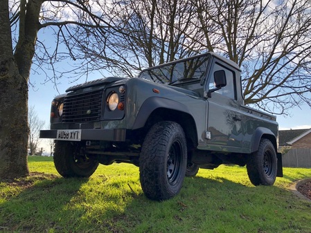 LAND ROVER DEFENDER 90 PICK UP. SUPERB EXAMPLE. GREAT SERVICE HISTORY. FUTURE INVESTMENT. NOT MANY AROUND IN THIS CONDITION